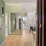 Tra I Vicoli Del Centro Oro E Malva